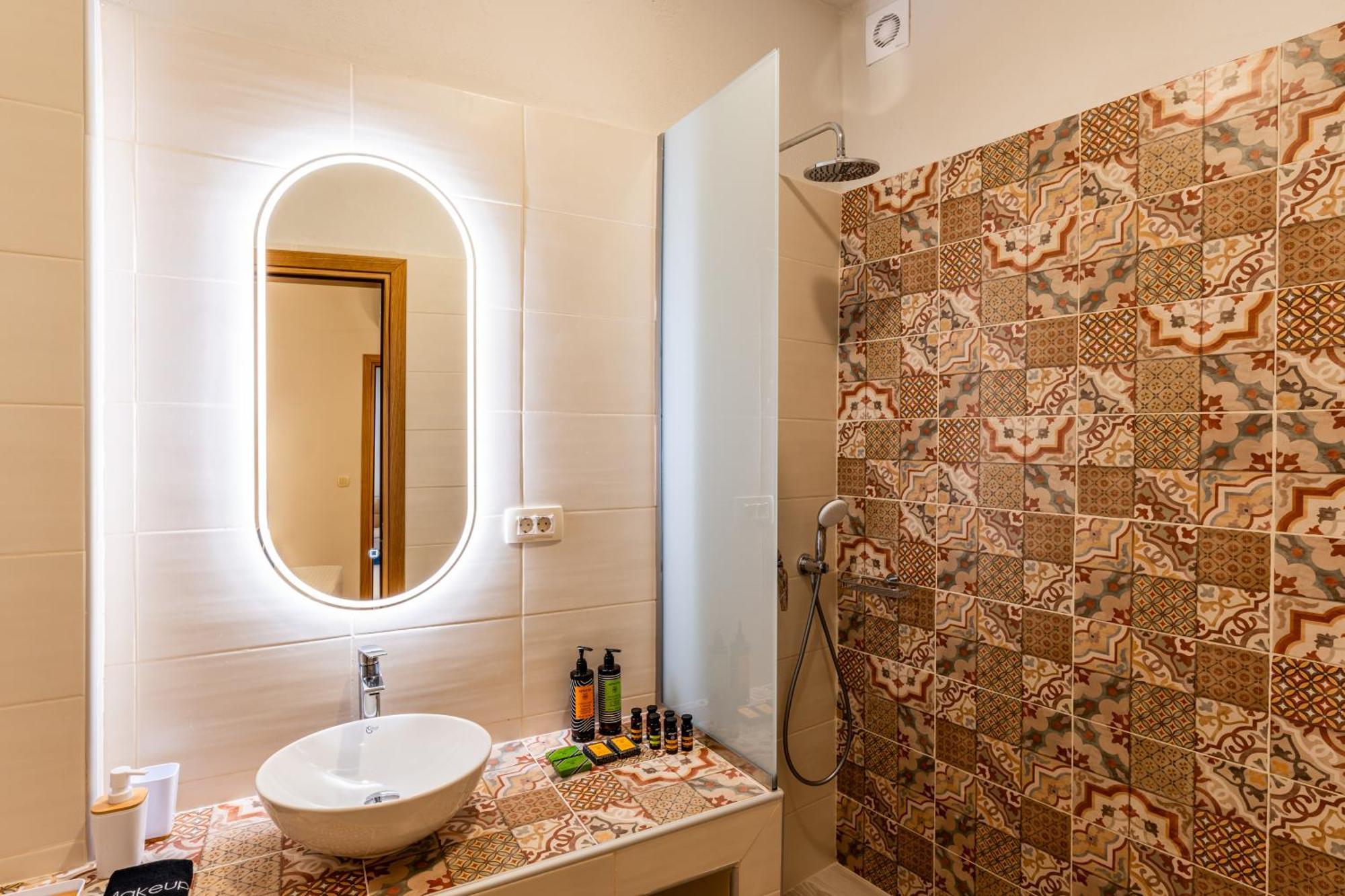 Вилла Endless East Luxury House Тира Экстерьер фото